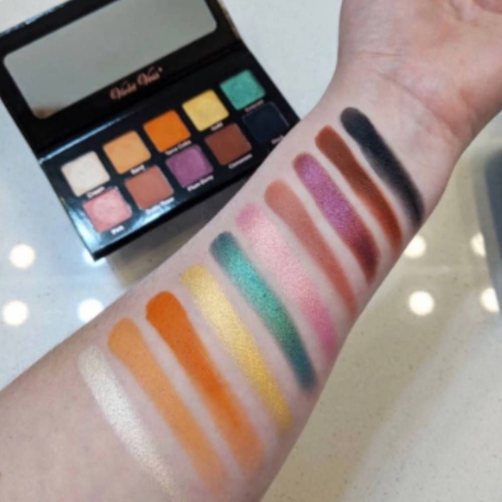 Violet Voss Essential Pallete